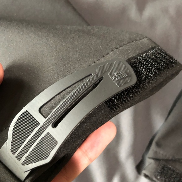 ❌SOLD❌ The North Face Zip-up Jacket (Grey) - Picture 6 of 8